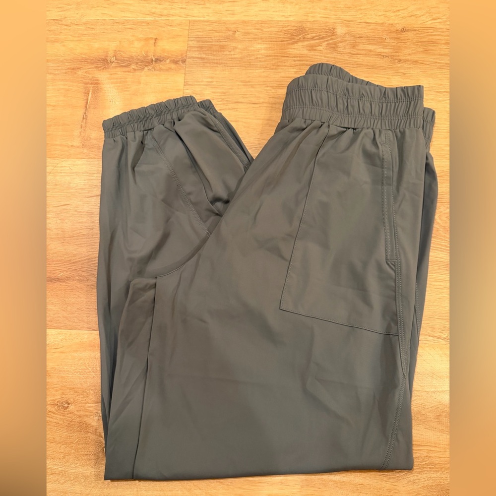 Women’s Elastic-Waist Joggers in Space Gray